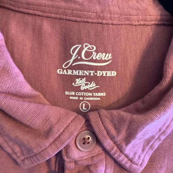J.Crew Garment-Dyed Button-Up Shirt - Stylish Casual Wear - Picture 5 of 5
